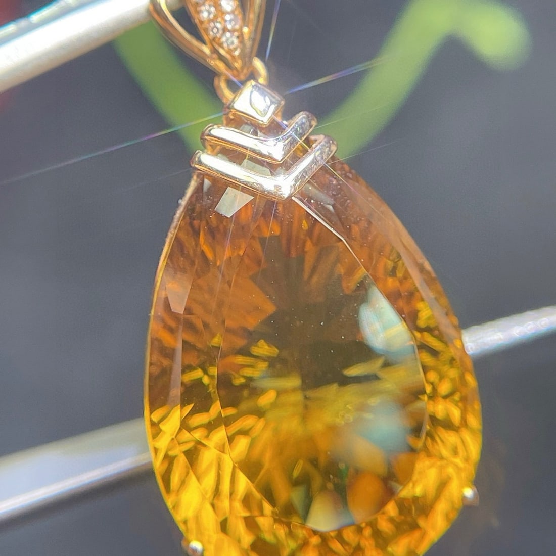 14k Gold 22.57 Ct Natural Citrine & Diamond Pendant( Without Chain ): Ref:230956431 // gold content:14k gold // main gemstone:citrine // shape:pear // carat weight:22. 57ct // color:yellow // treatment:natural // // adjacent gemstone 2 : diamond // shape:round // clarit