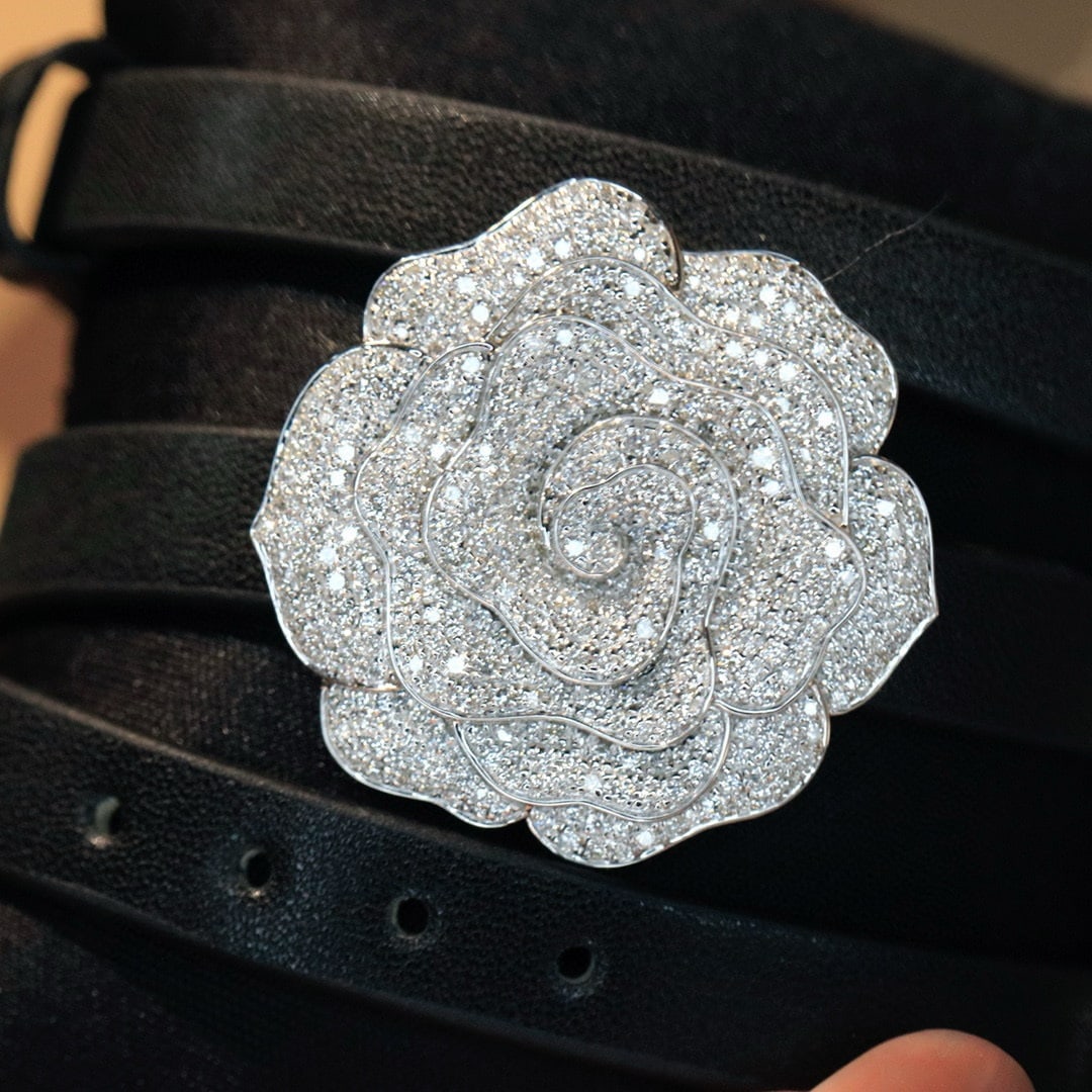 14k Gold 1.70 Ct Natural H Diamond & Flowers Brooch/pendant( Without Chain ): Ref:230957004 // gold content:14k gold // main gemstone:diamond // shape:round // carat weight:1. 70ct // clarity grade:vs-si // color:h // treatment:natural // cut grade:g // Condition: NewLow