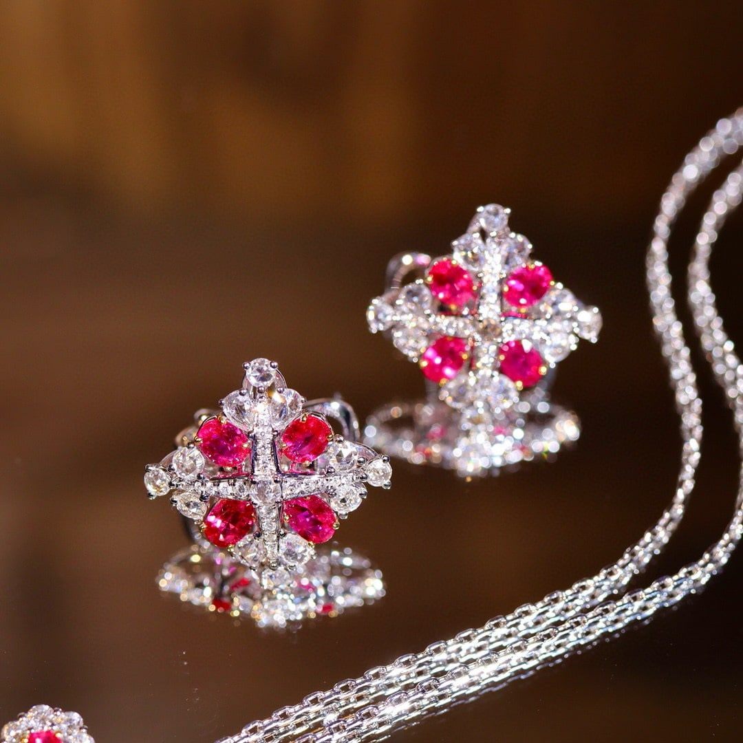 14k Gold 2.68 Ctw Natural Ruby & Diamond Earrings: Ref:230957011 // gold content:14k gold // main gemstone:ruby // shape:oval // carat weight:1. 76ct // color:pigeonblood red // treatment:natural // // adjacent gemstone 2 : diamond //