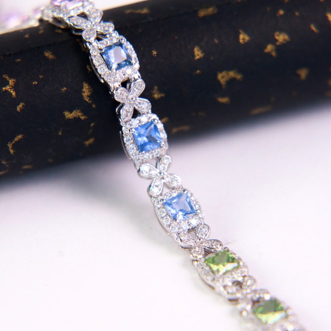 14k Gold 5.43 Ctw Natural Sapphire & Diamond Bracelet - 4