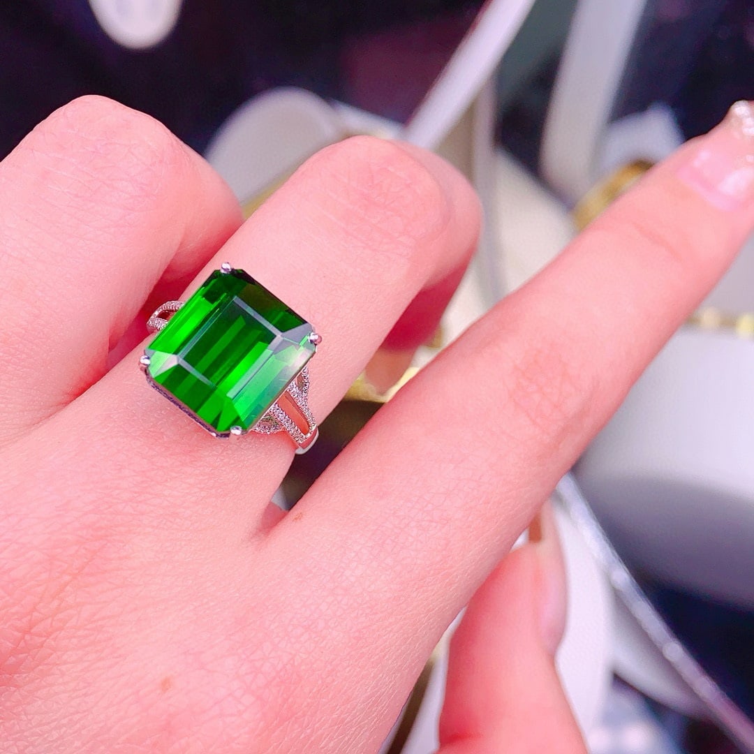 14k Gold 11 Ct Natural Tourmaline & Diamond Ring - 2