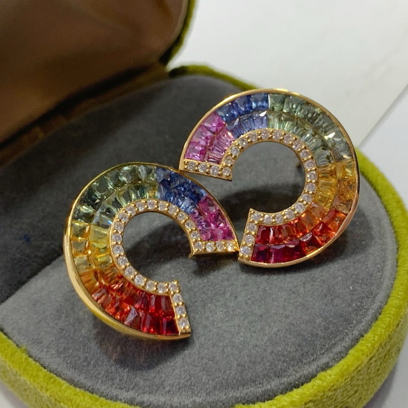 14k Gold 6.34 Ctw Natural Sapphire & Diamond Earrings: Ref:230957026 // gold content:14k gold // main gemstone:sapphire // shape:baguette // carat weight:5. 96ct // color:color // treatment:natural // // adjacent gemstone 2 : diamond // shape:round // car