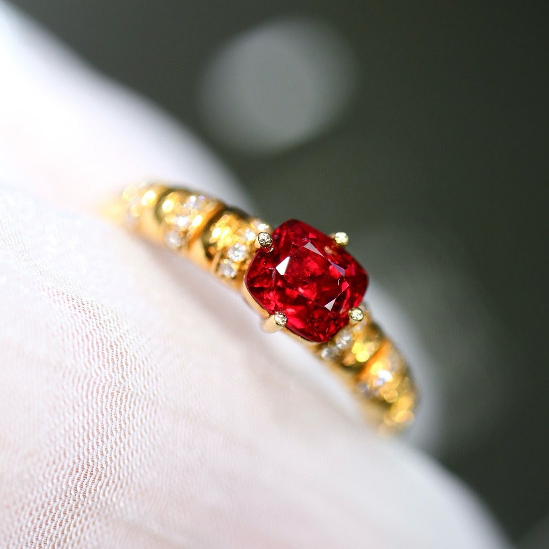 14k Gold 0.77 Ctw Natural Spinel & Diamond Ring: Ref:230957031 // gold content:14k gold // ring size:7. 25us // // main gemstone:spinel // shape:cushion // carat weight:0. 70ct // color:red // treatment:natural // // adjacent gemstone 2 :