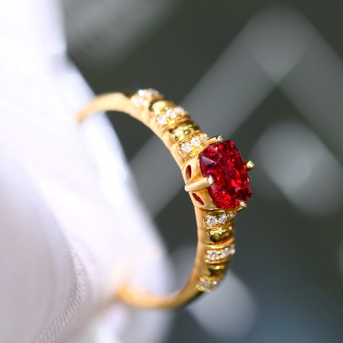 14k Gold 0.77 Ctw Natural Spinel & Diamond Ring - 3