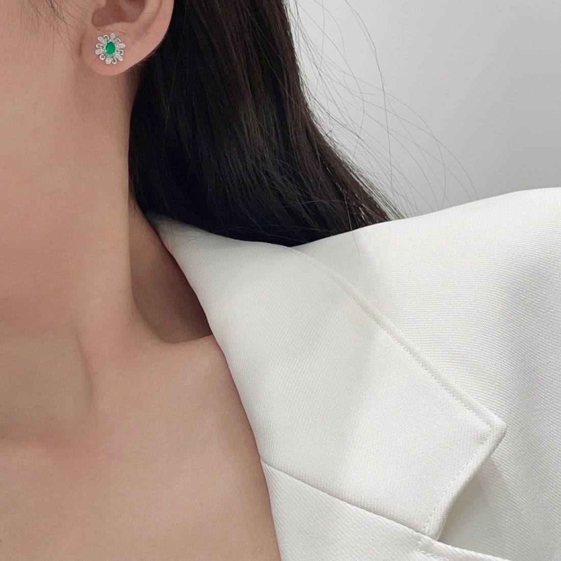 14k Gold 0.3 Ct Natural Emerald & Diamond Earrings - 3