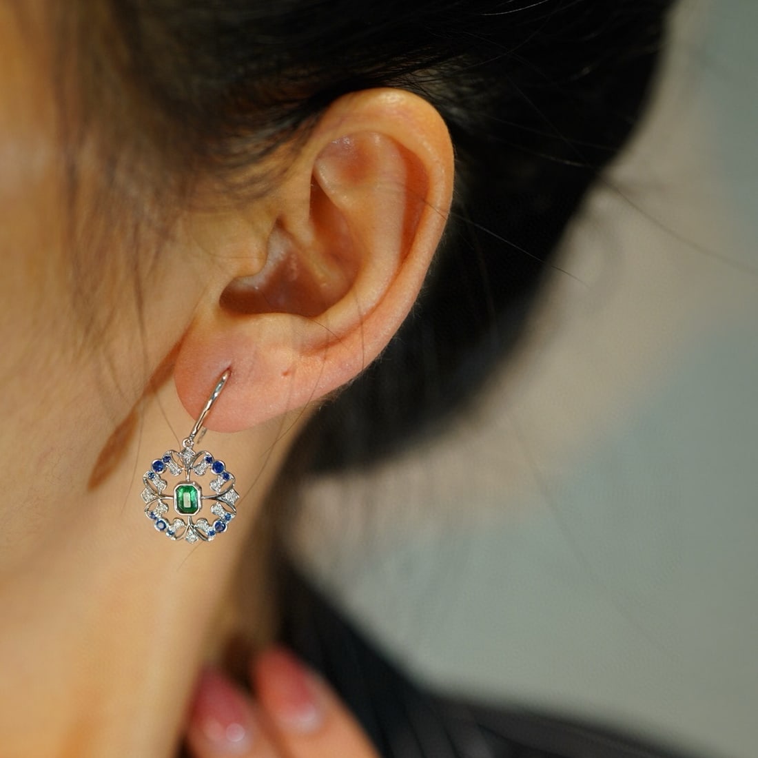 14k Gold 0.4 Ct Vivid Green Natural Emerald & Diamond & Sapphire Earrings - 3