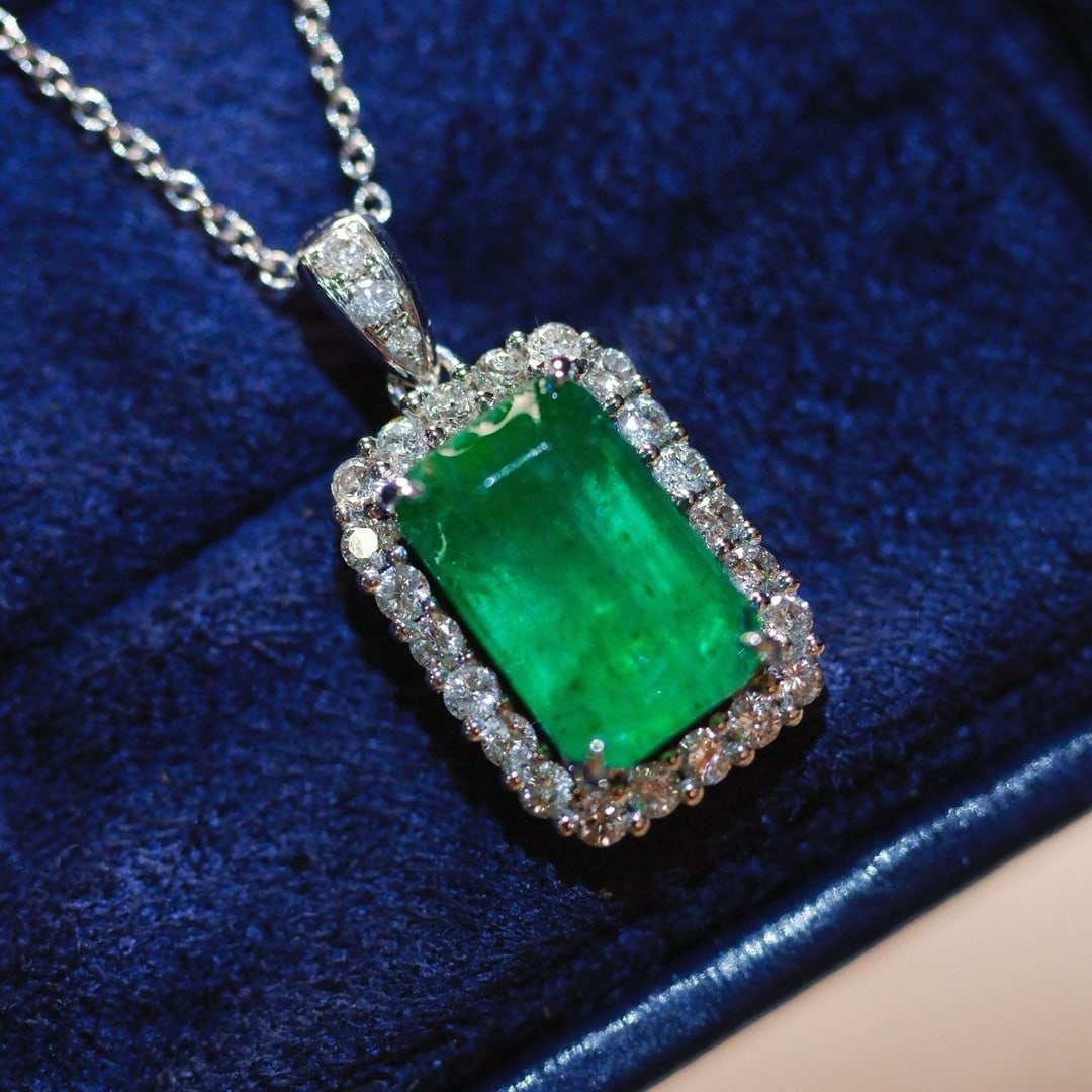 14k Gold 3.44 Ctw Vivid Green Natural Emerald & Diamond Necklace - 3