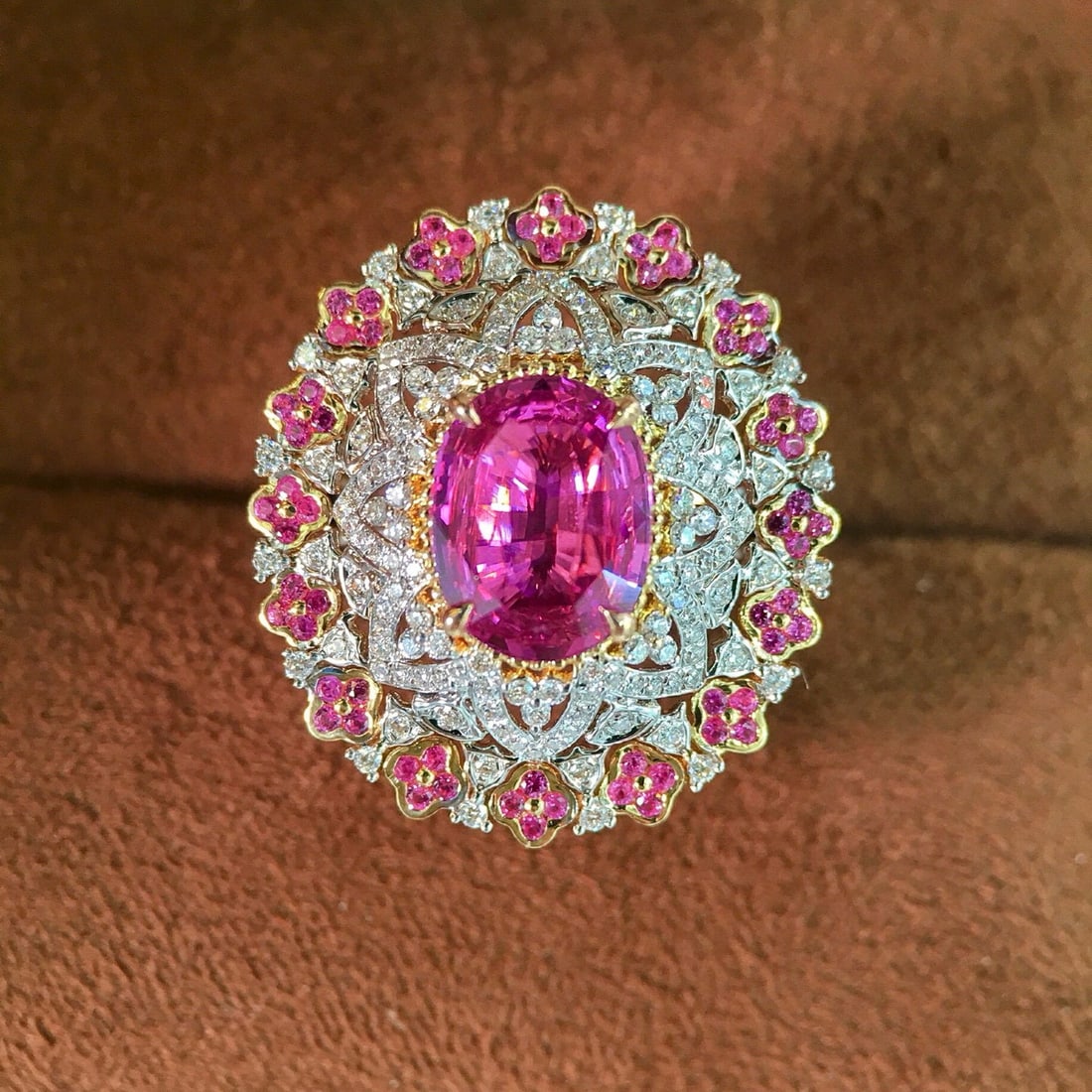 14k Gold 3.04 Ctw Natural Sapphire & Diamond Ring: Ref:230957051 // gold content:14k gold // ring size:7. 25us // // main gemstone:sapphire // shape:oval // carat weight:2. 57ct // color:pink // treatment:natural // // adjacent gemstone 2 :