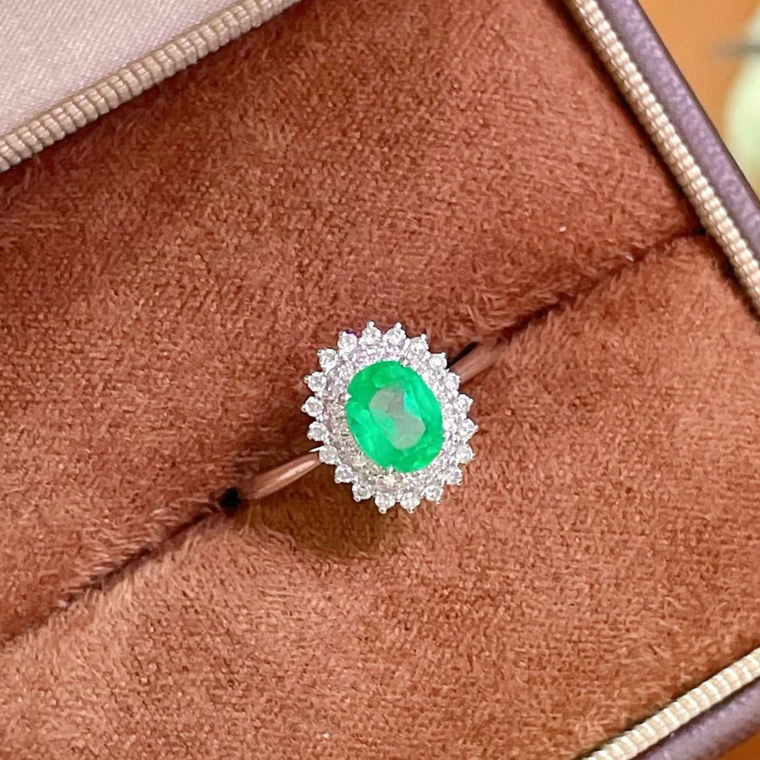 14k Gold 0.89 Ctw Natural Emerald & Diamond Ring: Ref:230957063 // gold content:14k gold // ring size:7. 25us // // main gemstone:emerald // shape:oval // carat weight:0. 65ct // color:green // treatment:natural // // adjacent gemstone 2 : diamond //