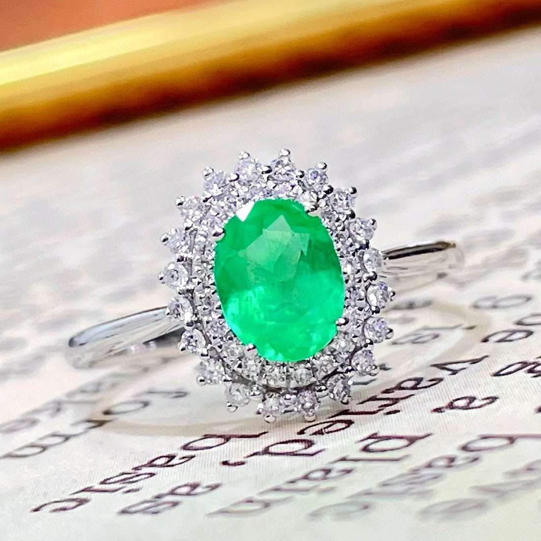 14k Gold 0.89 Ctw Natural Emerald & Diamond Ring - 2