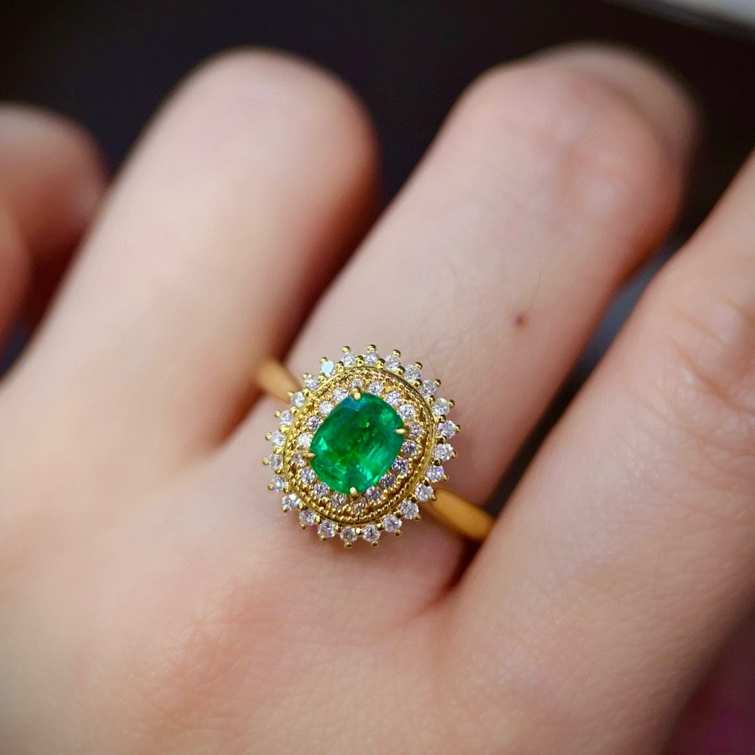 14k Gold 1.43 Ctw Vivid Green Natural Emerald & Diamond Ring - 4