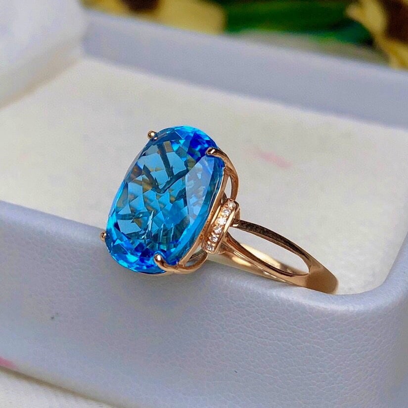 14k Gold 12.60 Ct Natural Topaz & Diamond Ring - 3