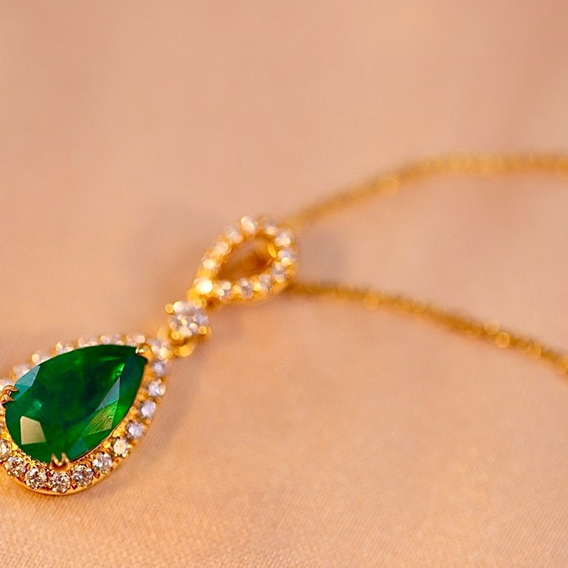 14k Gold 1.91 Ctw Vivid Green Natural Emerald & Diamond Pendant( Without Chain ) - 4