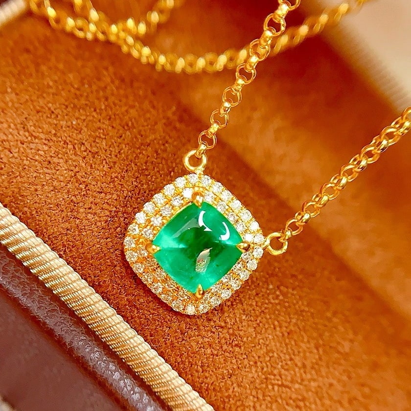 14k Gold 1.8 Ct Vivid Green Natural Emerald & Diamond Necklace - 3