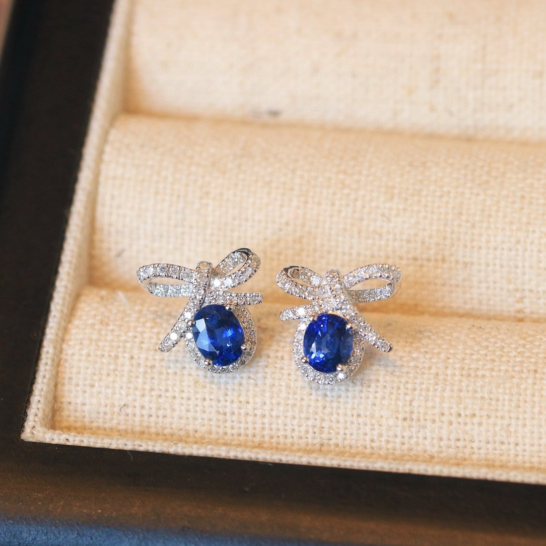 14k Gold 1.40 Ctw Vivid Blue Natural Sapphire & Diamond Earrings - 5