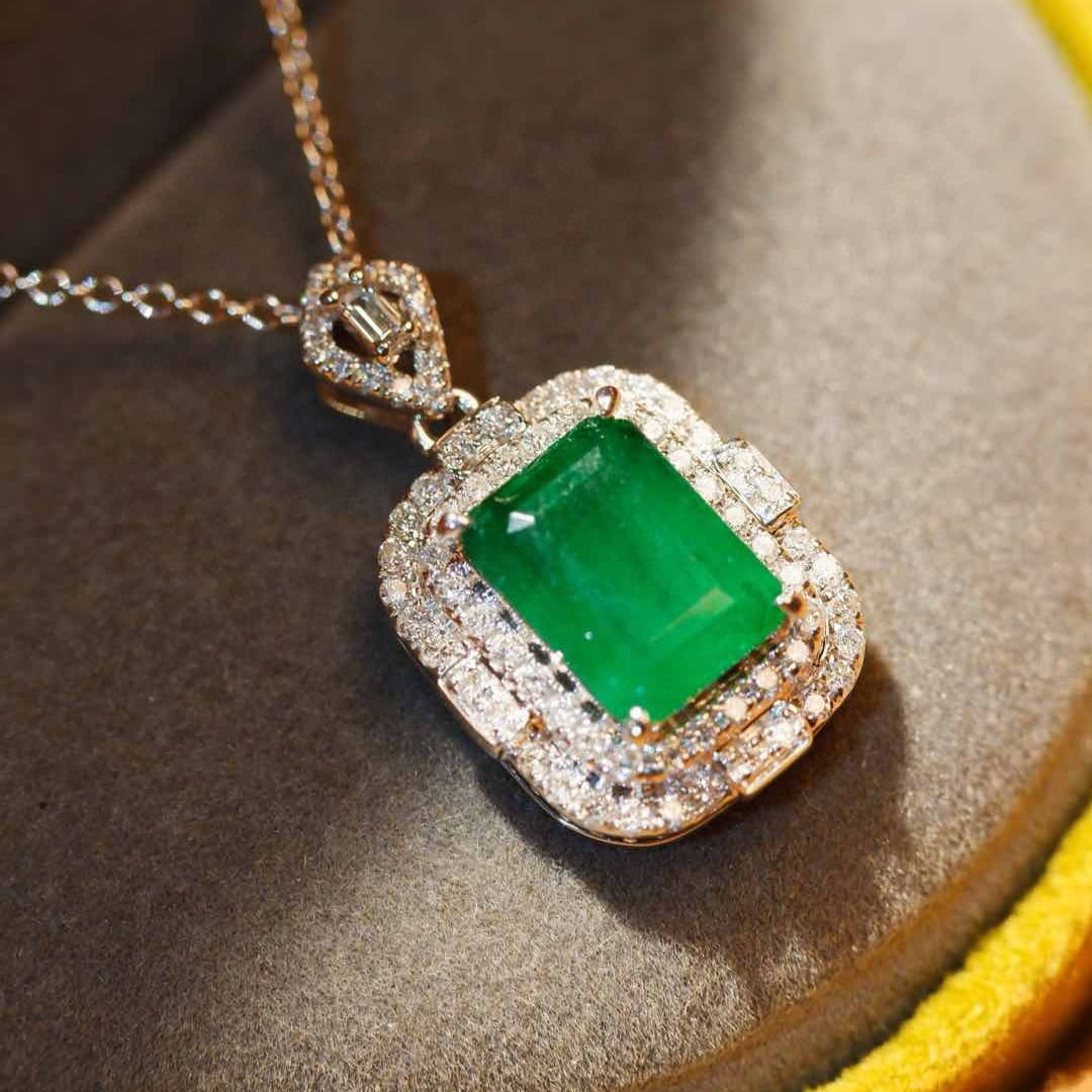 14k Gold 1.58 Ctw Vivid Green Natural Emerald & Diamond Necklace - 6