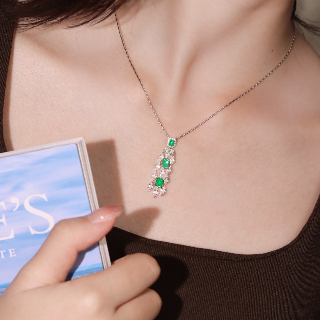 14k Gold 3.2 Ctw Vivid Green Natural Emerald & Sapphire Pendant( Without Chain ) - 3