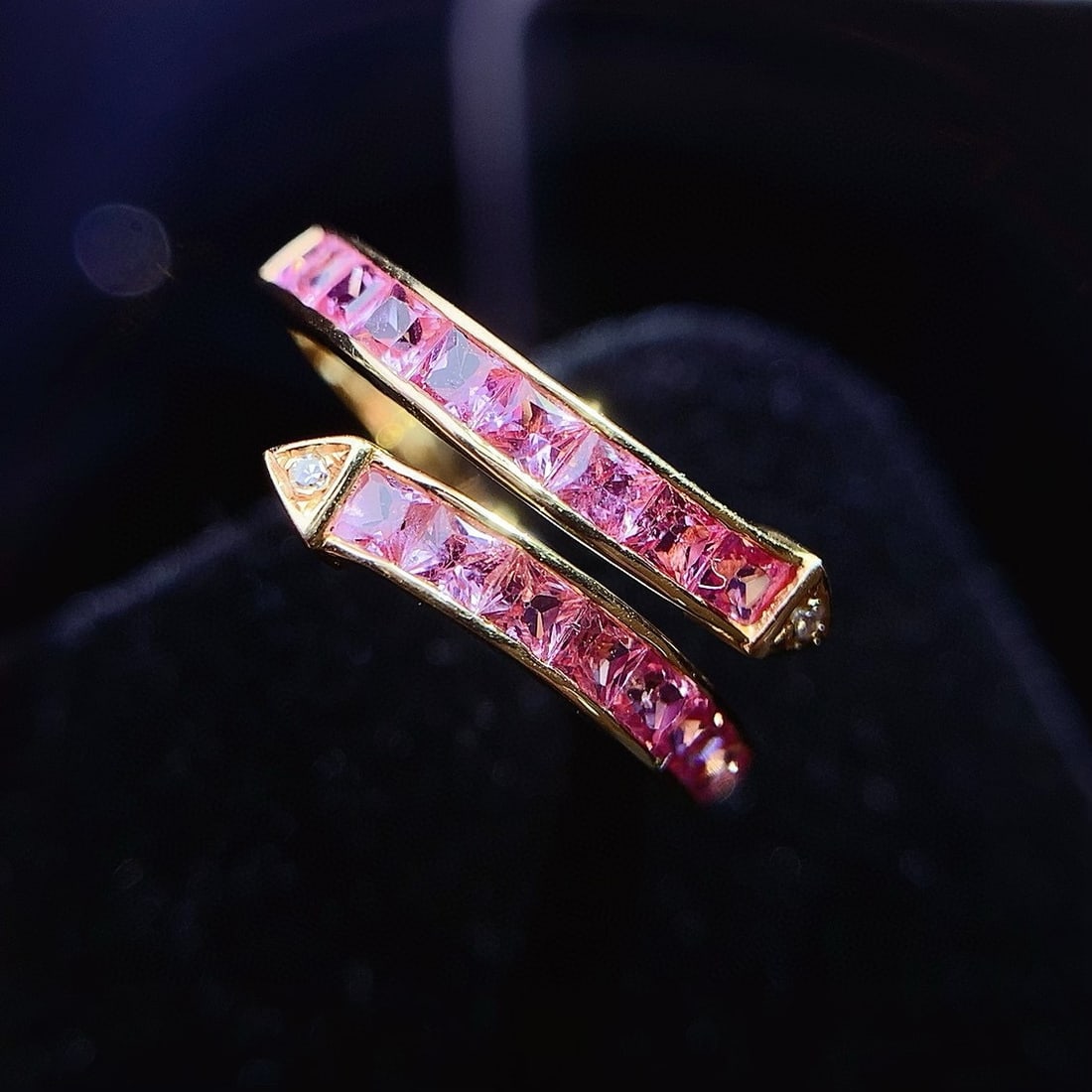 14k Gold 1.85 Ct Natural Sapphire & Diamond Ring: Ref:230957118 // gold content:14k gold // ring size:7. 25us // // main gemstone:sapphire // shape:princess // carat weight:1. 85ct // color:pink // treatment:natural // // adjacent gemstone 2 :