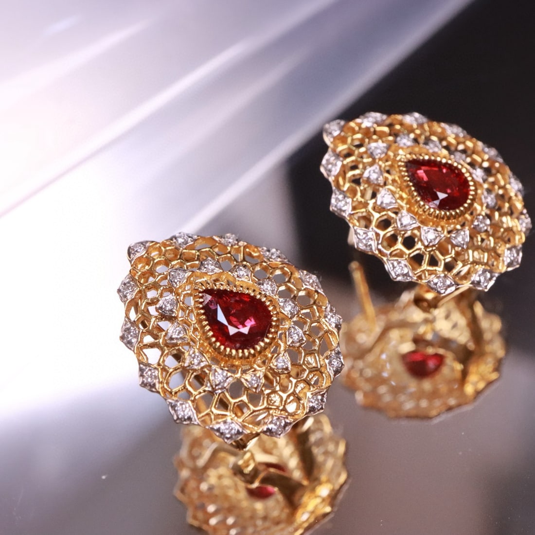 14k Gold 0.98 Ctw Natural Ruby & Diamond Earrings - 5