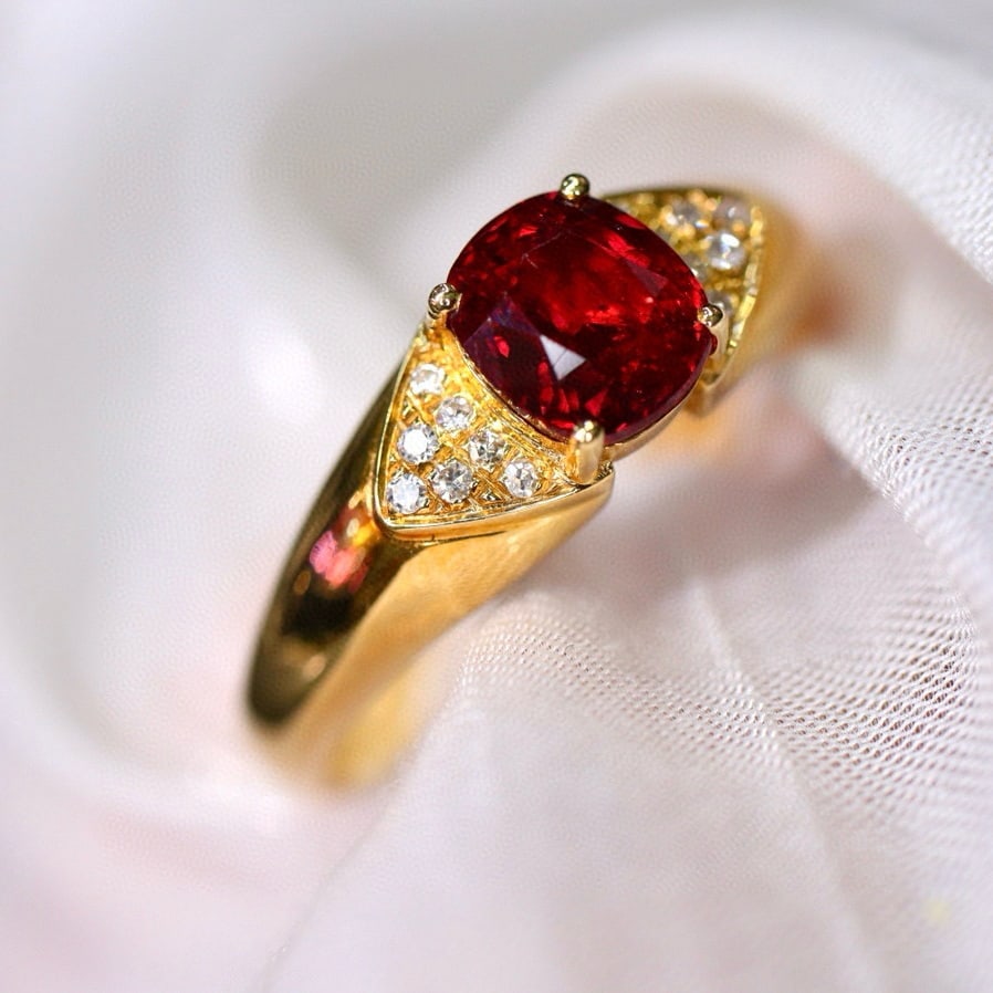 14k Gold 1.27 Ctw Natural Ruby & Diamond Ring: Ref:230957132 // gold content:14k gold // ring size:7. 25us // // main gemstone:ruby // shape:cushion // carat weight:1. 20ct // color:pigeonblood red // treatment:natural // // adjacent gemstone 2 :