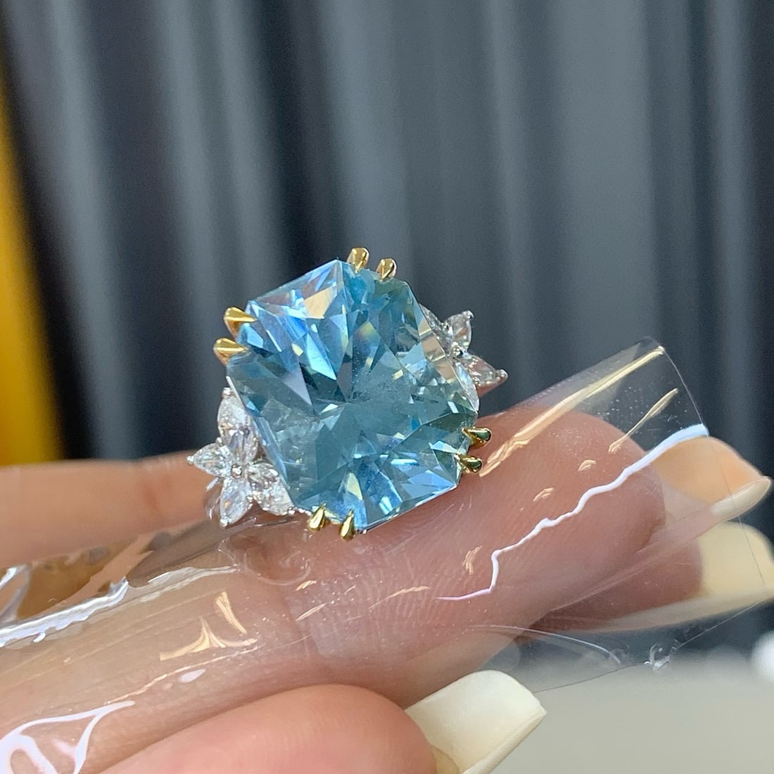 14k Gold 9.93 Ctw Natural Aquamarine & Diamond Ring - 3