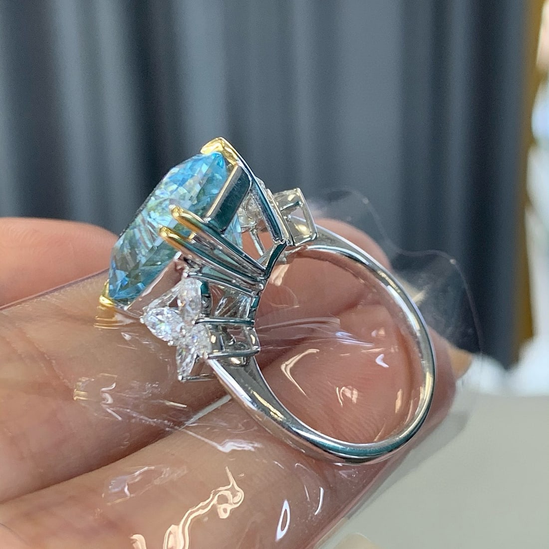 14k Gold 9.93 Ctw Natural Aquamarine & Diamond Ring - 4