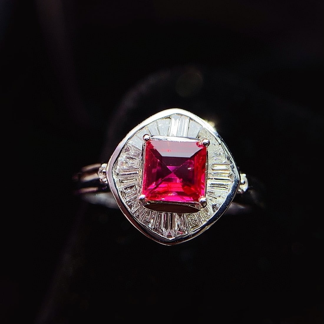 14k Gold 0.55 Ct Natural Ruby & Diamond Ring: Ref:230957171 // gold content:14k gold // ring size:7. 25us // // main gemstone:ruby // shape:square // carat weight:0. 55ct // color:red // treatment:natural // // adjacent gemstone 2 : diamond // nu