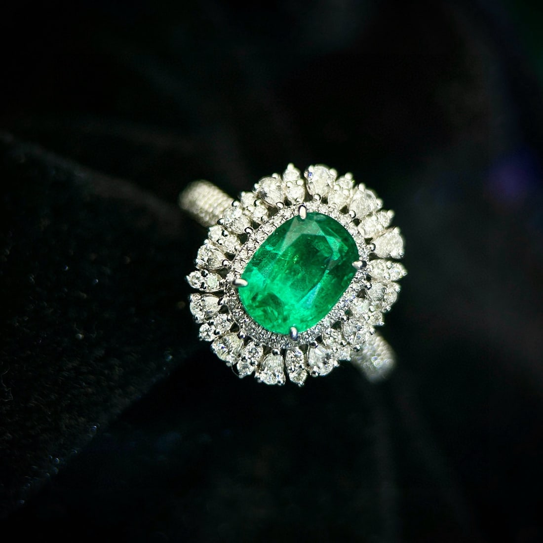 14k Gold 3.04 Ctw Vivid Green Natural Emerald & Diamond Ring - 3