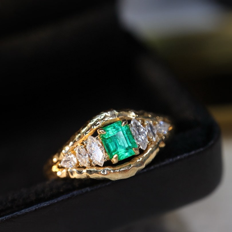 14k Gold 0.59 Ctw Natural Emerald & Diamond Ring: Ref:230957177 // gold content:14k gold // ring size:7. 25us // // main gemstone:emerald // shape:octagonal // carat weight:0. 36ct // color:green // treatment:natural // // adjacent gemstone 2 : diamo
