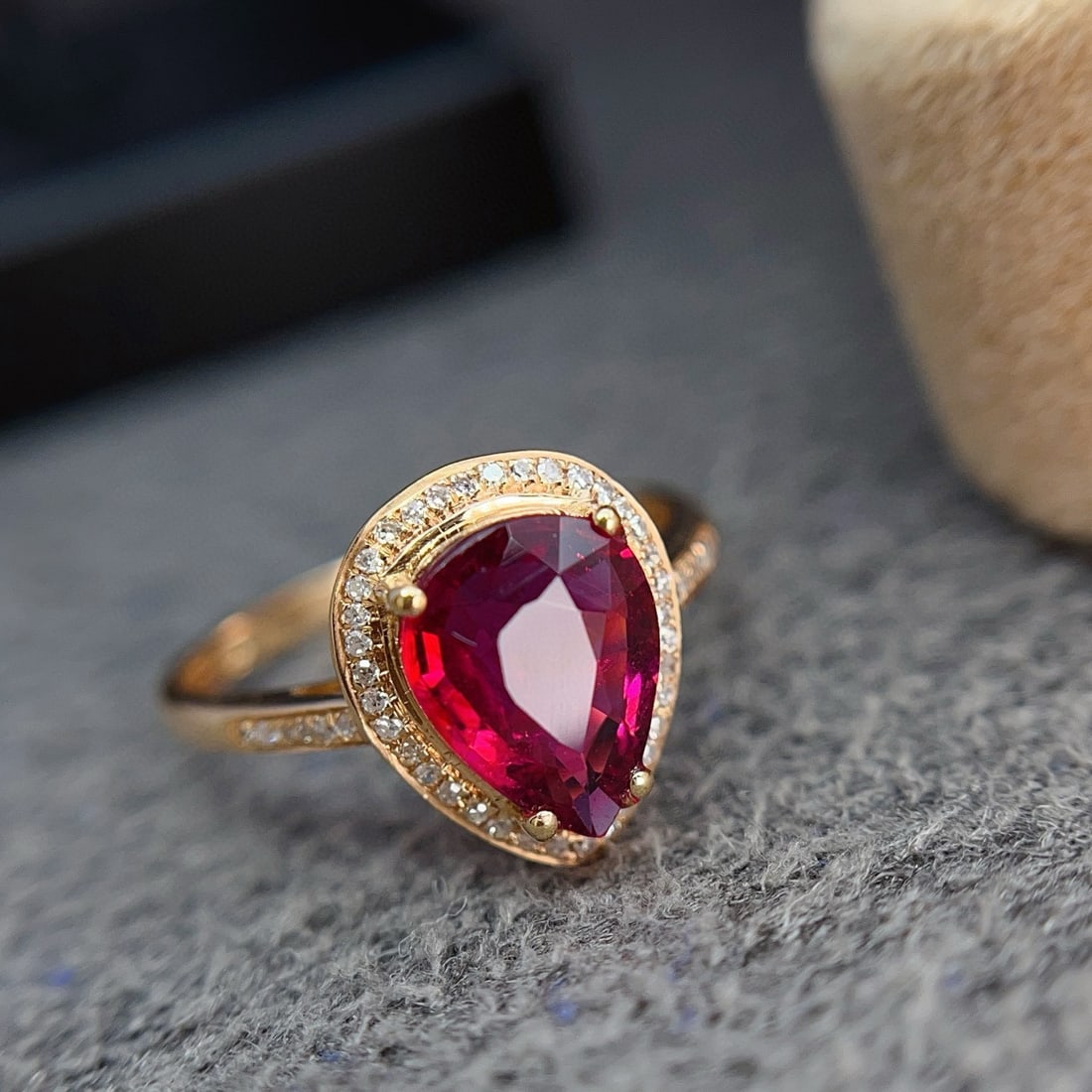 14k Gold 1.50 Ct Natural Tourmaline & Diamond Ring: Ref:230957182 // gold content:14k gold // ring size:7. 25us // // main gemstone:tourmaline // shape:pear // carat weight:1. 50ct // color:red // treatment:natural // // adjacent gemstone 2 : diamond /