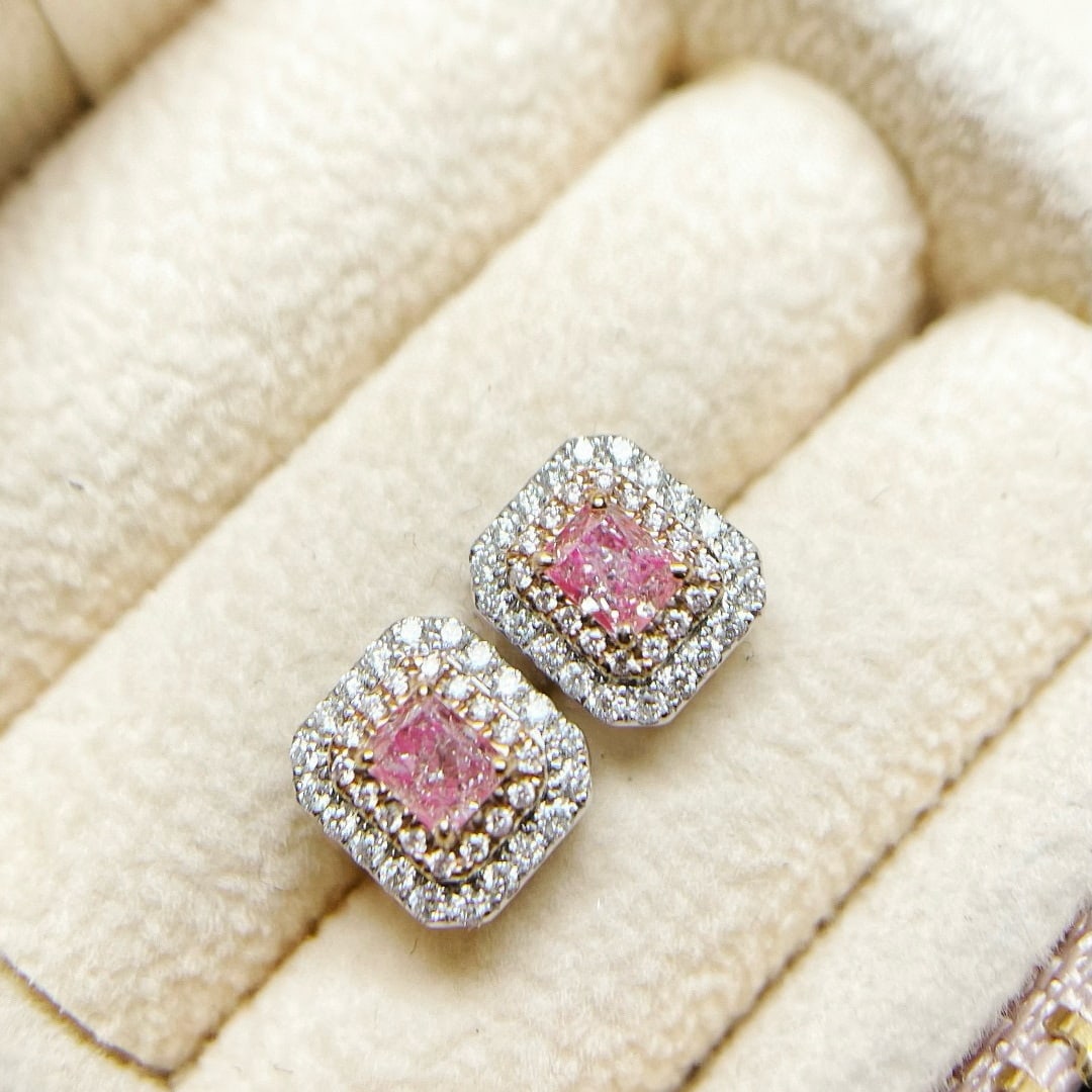 14k Gold 0.64 Ctw Natural Pink Diamond & Diamond Earrings: Ref:230957183 // gold content:14k gold // main gemstone:pink diamond // shape:cushion // carat weight:0. 39ct // color:pink // treatment:natural // // adjacent gemstone 2 : diamond // shape:round