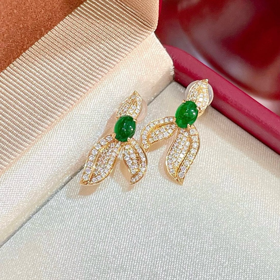14k Gold 1.22 Ctw Vivid Green Natural Emerald & Diamond Earrings - 5