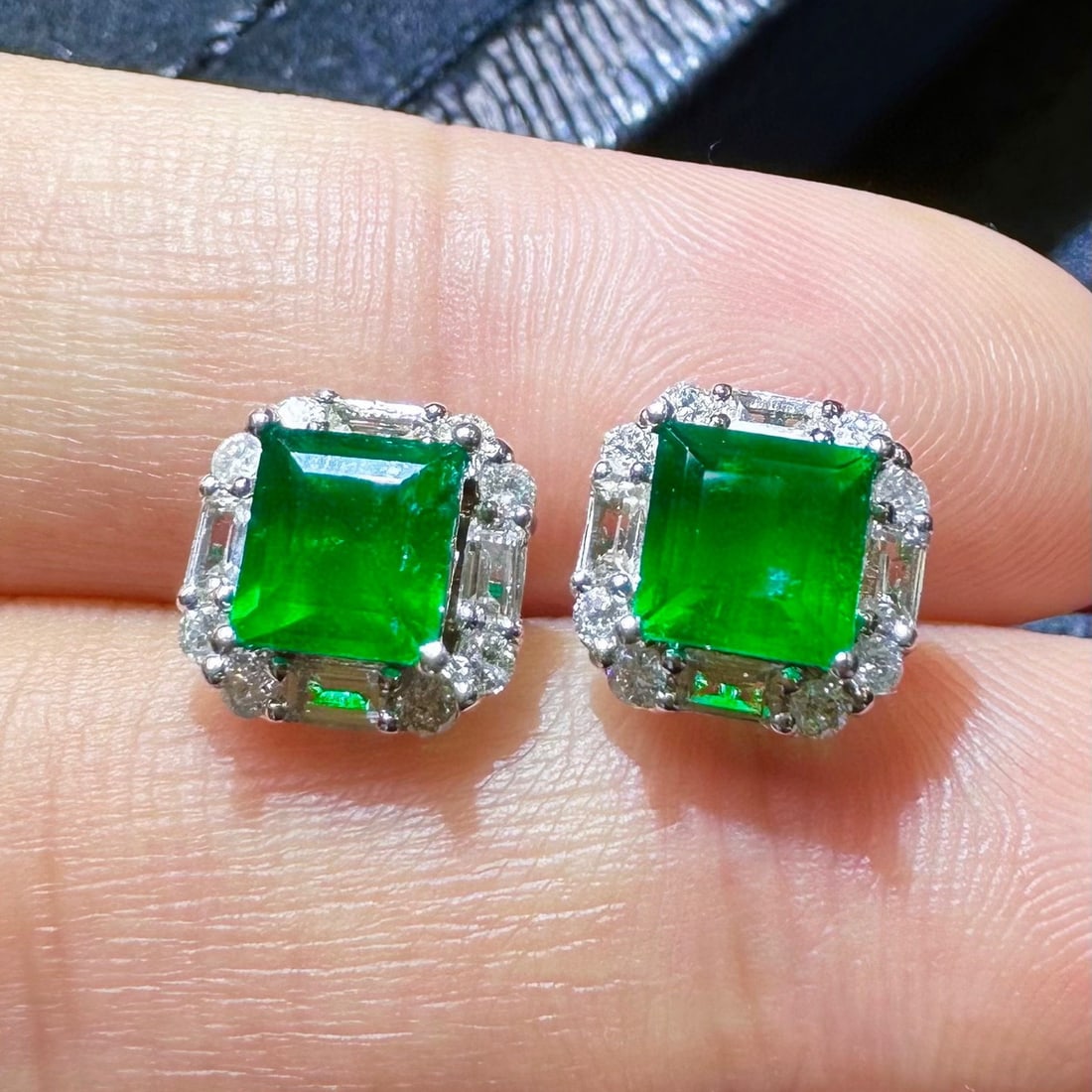 14k Gold 1.54 Ctw Vivid Green Natural Emerald & Diamond Earrings - 2
