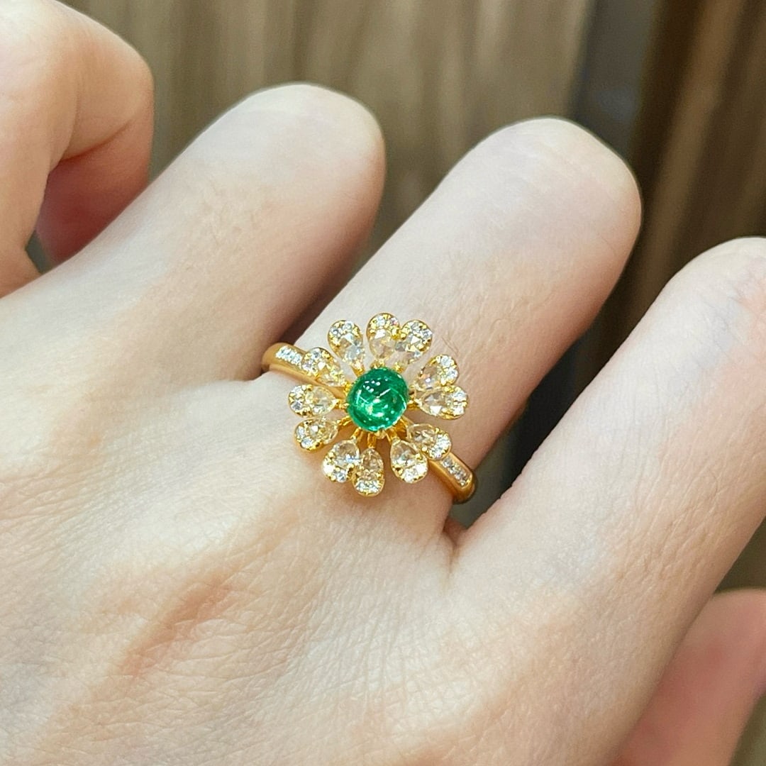 14k Gold 0.88 Ctw Natural Emerald & Diamond Ring - 5