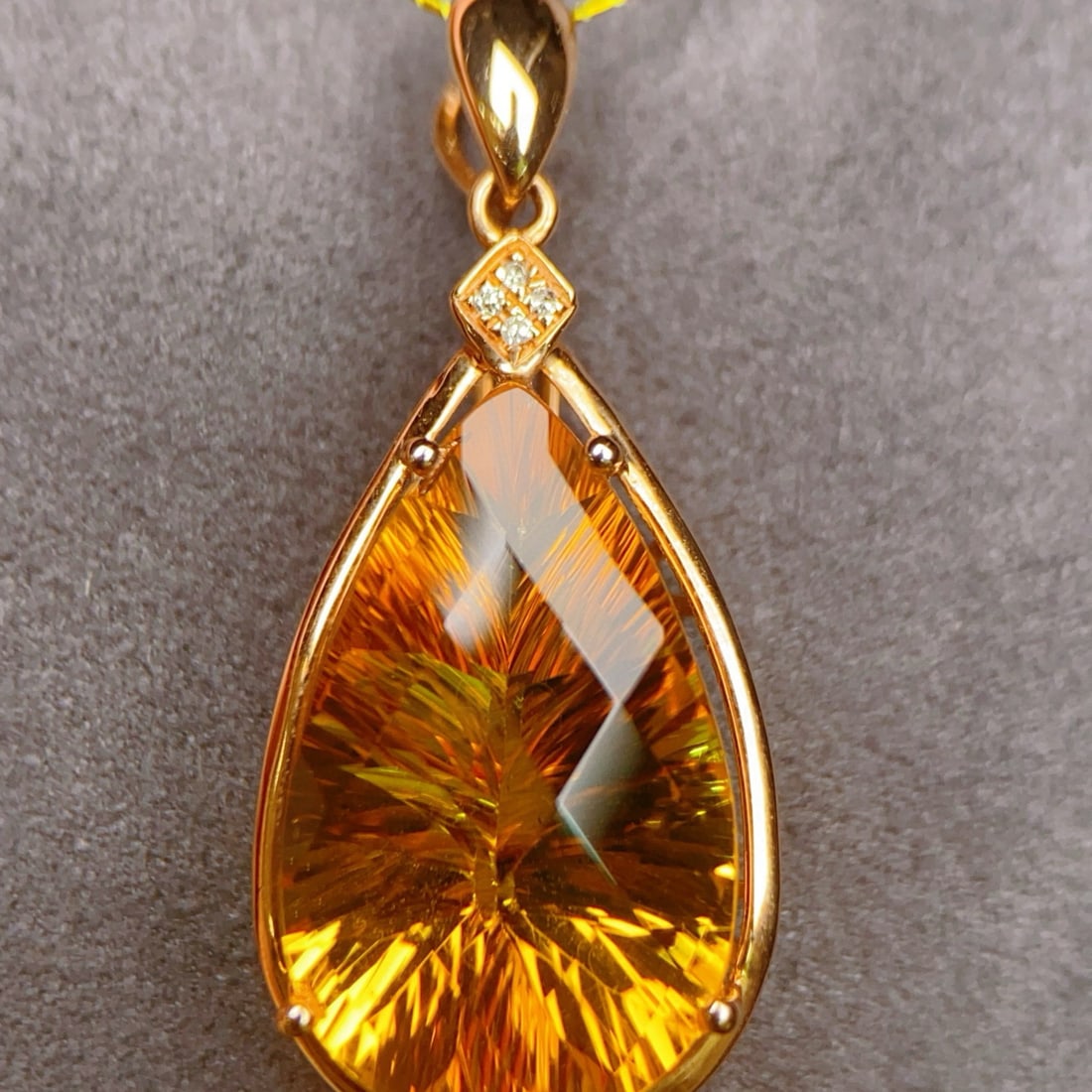 14k Gold 6.81 Ctw Natural Citrine & Diamond Pendant( Without Chain ): Ref:230957226 // gold content:14k gold // main gemstone:citrine // shape:pear // carat weight:6. 8ct // color:yellow // treatment:natural // // adjacent gemstone 2 : diamond // number of stones:4 // s