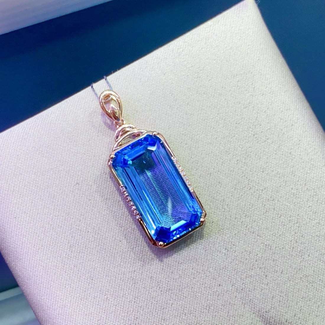 14k Gold 10.99 Ctw Natural Topaz & Diamond Pendant( Without Chain ) - 4