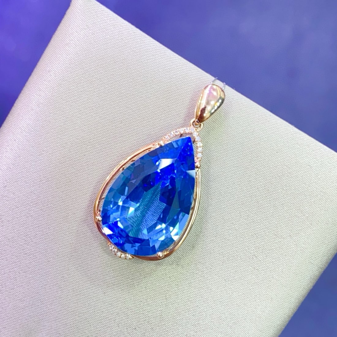 14k Gold 19.85 Ctw Natural Topaz & Diamond Pendant( Without Chain ) - 4