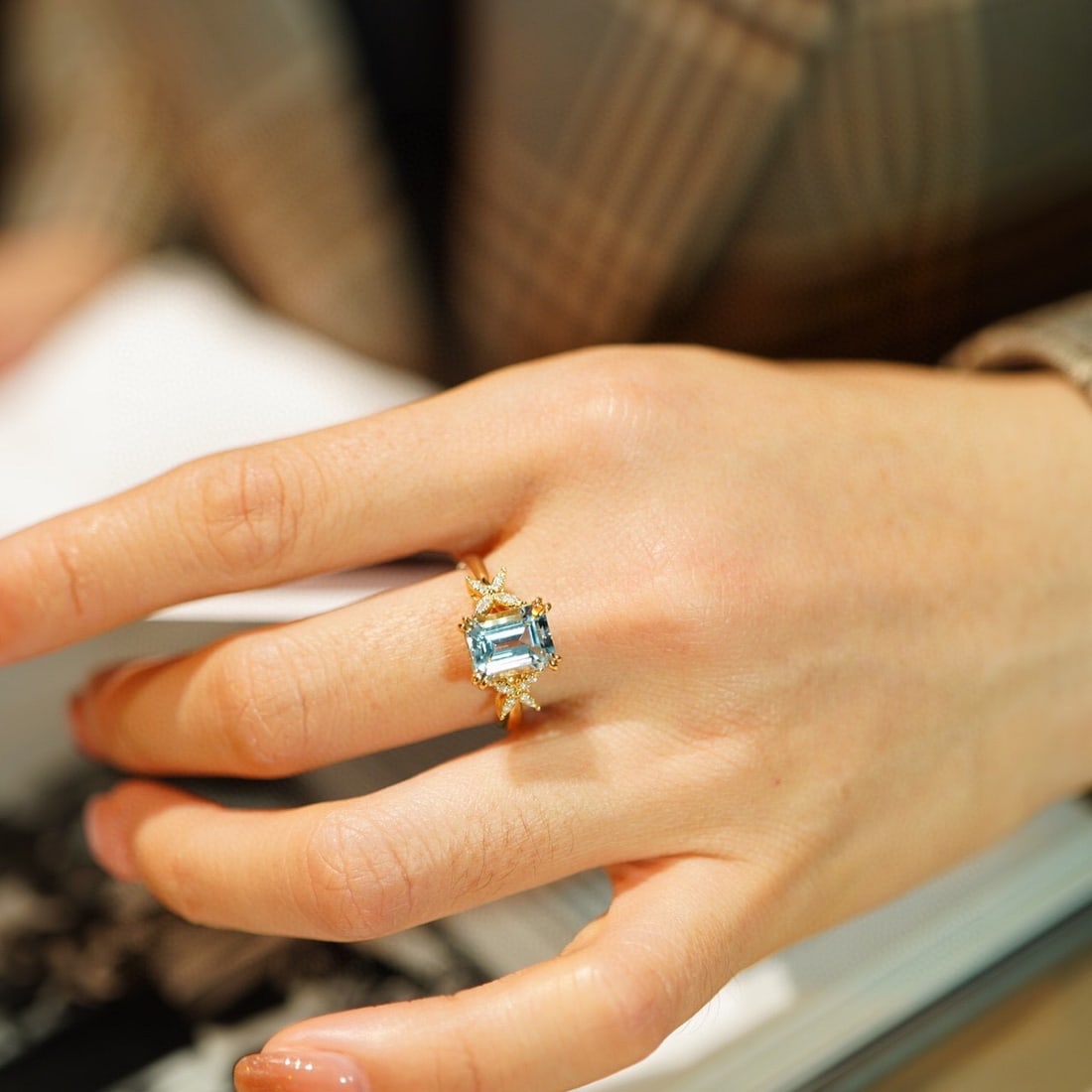 14k Gold 1.5 Ct Natural Aquamarine & Diamond Ring - 4