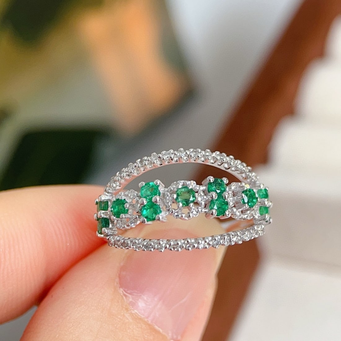 14k Gold 0.8 Ct Natural Emerald & Diamond Ring: Ref:230957243 // gold content:14k gold // ring size:7. 25us // // main gemstone:emerald // shape:round // carat weight:0. 8ct // color:green // treatment:natural // cut grade:g // // adjacent