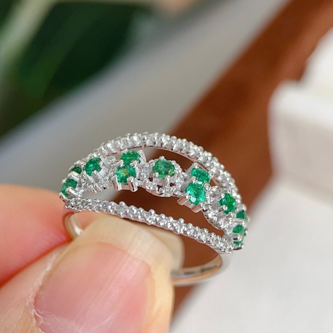 14k Gold 0.8 Ct Natural Emerald & Diamond Ring - 5