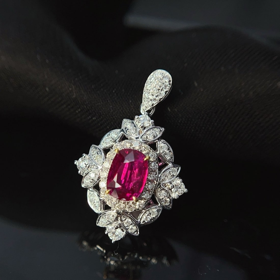 14k Gold 1.53 Ctw Natural Ruby & Diamond Pendant( Without Chain ) - 3