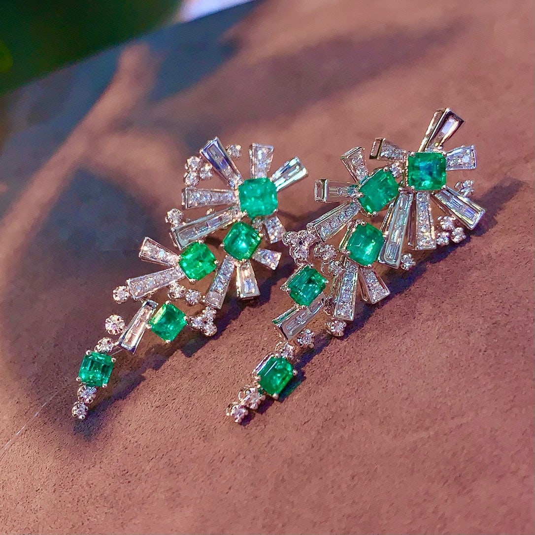 14k Gold 4.40 Ctw Vivid Green Natural Emerald & Diamond Earrings - 3