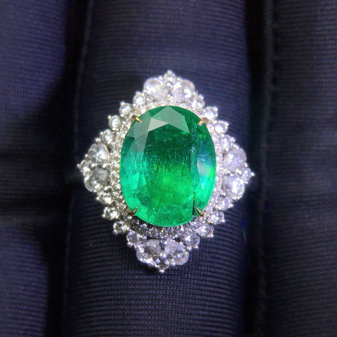 14k Gold 3.59 Ctw Vivid Green Natural Emerald & Diamond Ring - 2