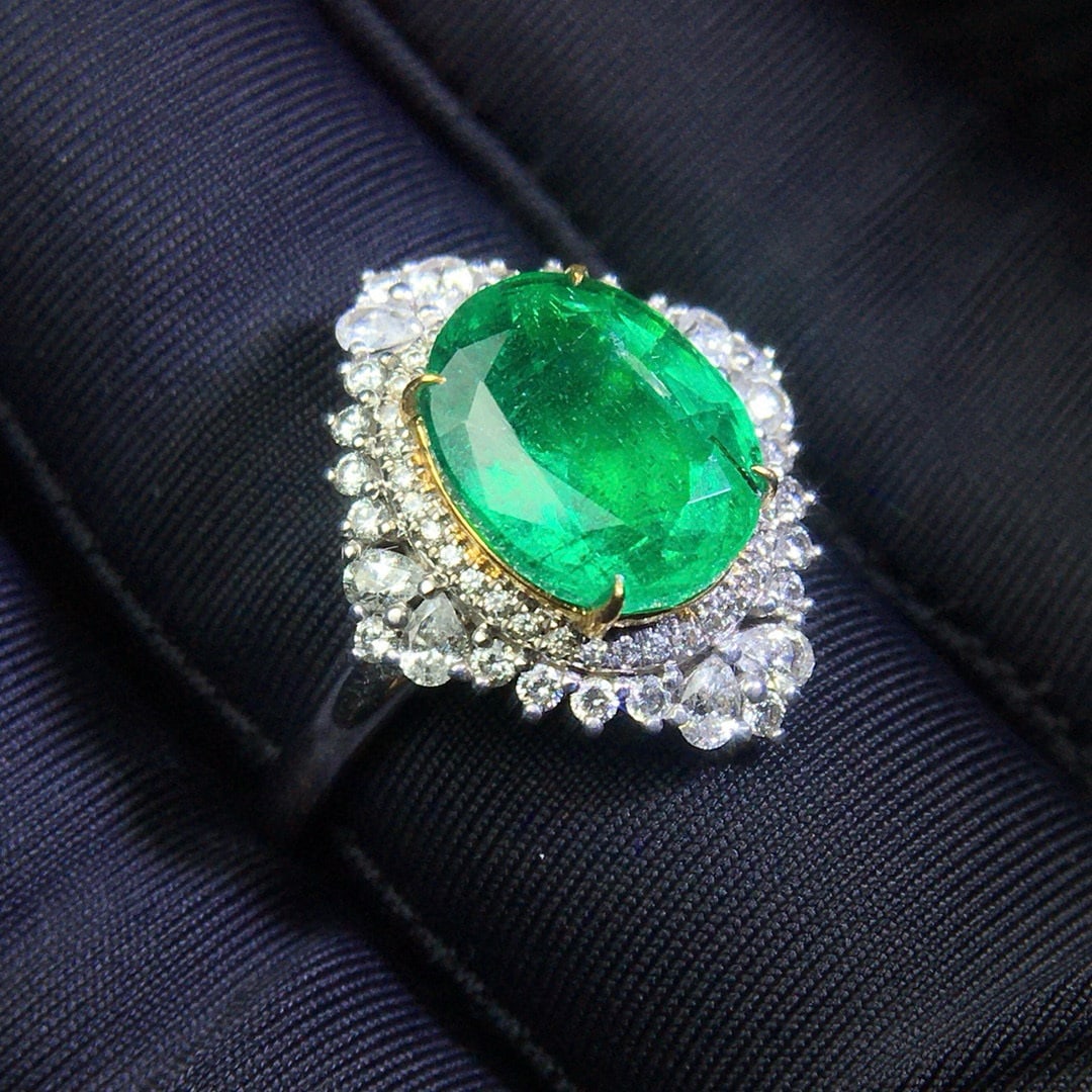 14k Gold 3.59 Ctw Vivid Green Natural Emerald & Diamond Ring - 4