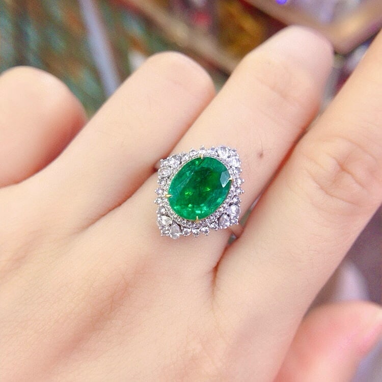 14k Gold 3.59 Ctw Vivid Green Natural Emerald & Diamond Ring - 6