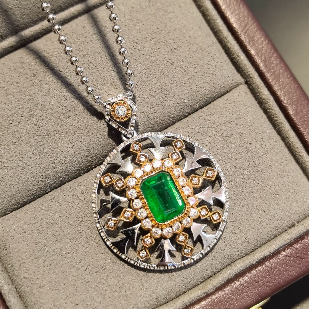 14k Gold 1.85 Ctw Vivid Green Natural Emerald & Diamond Pendant( Without Chain ): Ref:230958025 // gold content:14k gold // main gemstone:emerald // shape:octagonal // carat weight:1. 2ct // color:vivid green // treatment:natural // // adjacent gemstone 2 : diamond // shape:round /