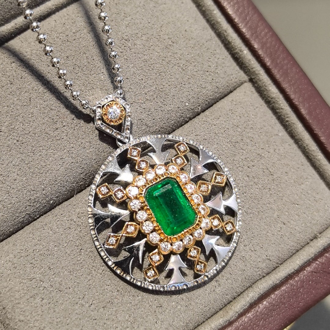 14k Gold 1.85 Ctw Vivid Green Natural Emerald & Diamond Pendant( Without Chain ) - 3