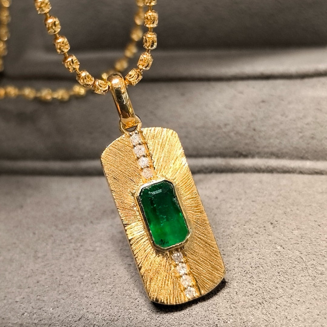 14k Gold 0.70 Ctw Vivid Green Natural Emerald & Diamond Pendant( Without Chain ) - 3