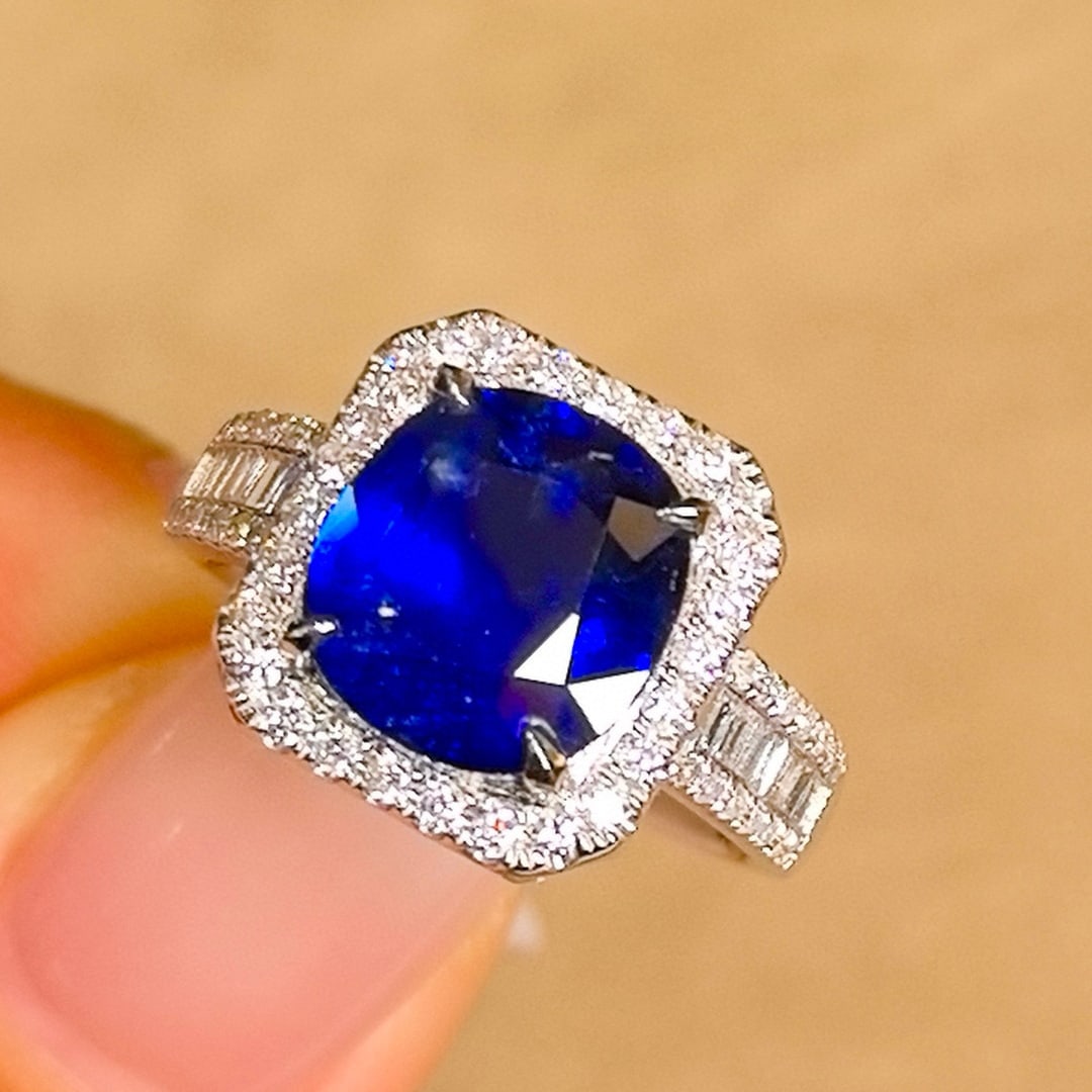 14k Gold 4.64 Ctw Natural Sapphire & Diamond Ring: Ref:230958028 // gold content:14k gold // ring size:7. 25us // // main gemstone:sapphire // shape:cushion // carat weight:4. 06ct // color:royal blue // treatment:natural // // adjacent gemstone 2