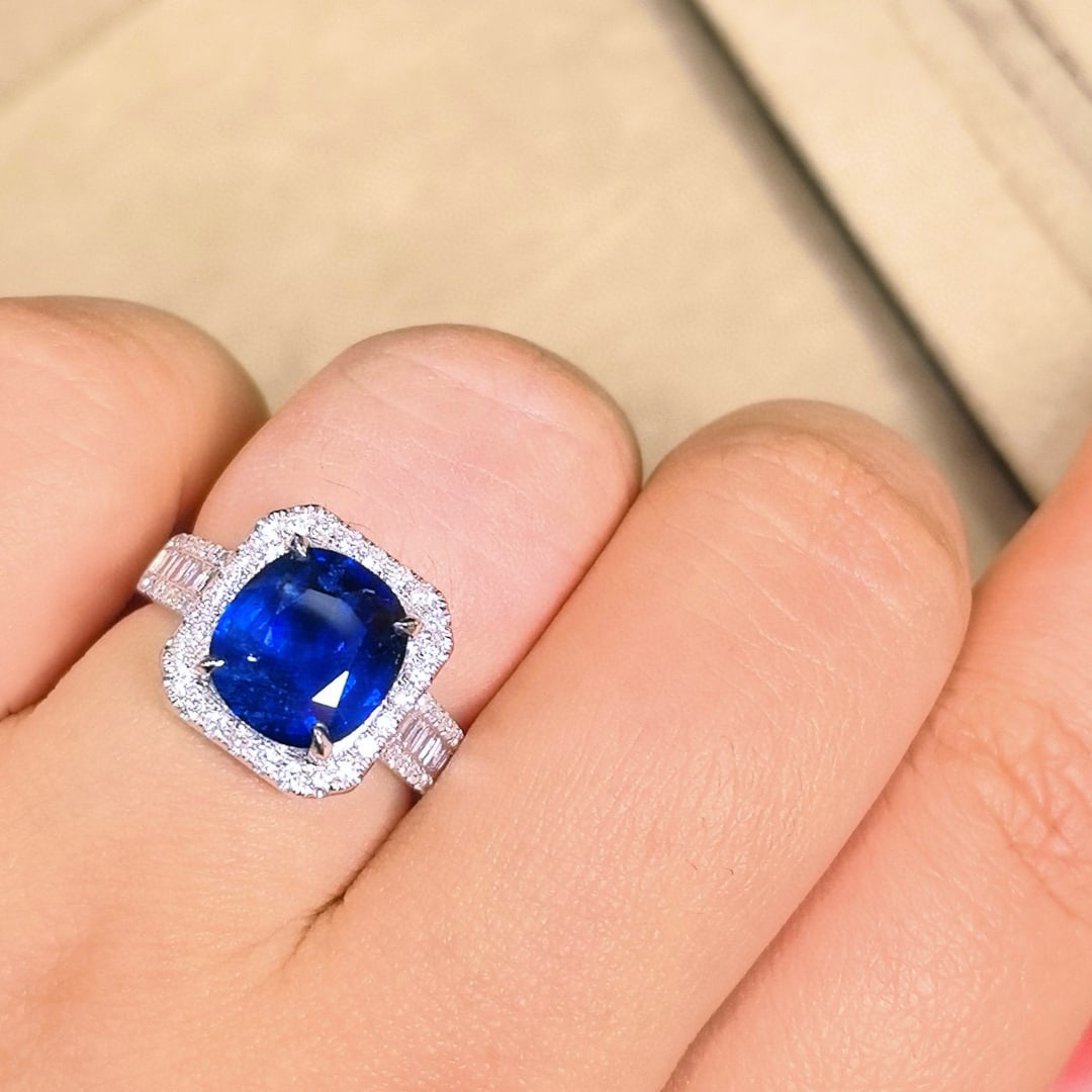 14k Gold 4.64 Ctw Natural Sapphire & Diamond Ring - 3